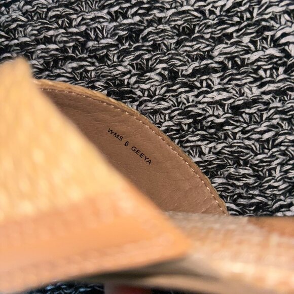 NWOT Never Worn DV Dolce Vita Geeya Flat Sandals (Size 6, Raffia) - Picture 7 of 8